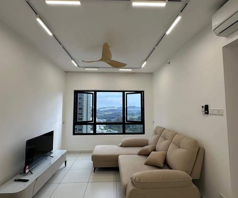 One bedroom with a private bathroom fully furnished studio for rent@9 Bukit Utama Condominium